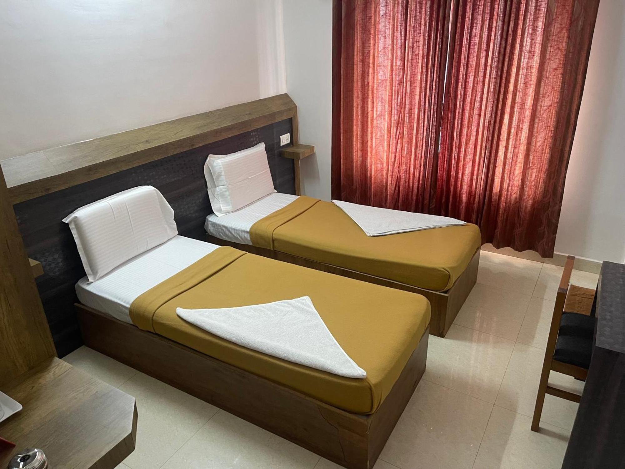 B Six Hotel Бенґалуру Екстер'єр фото