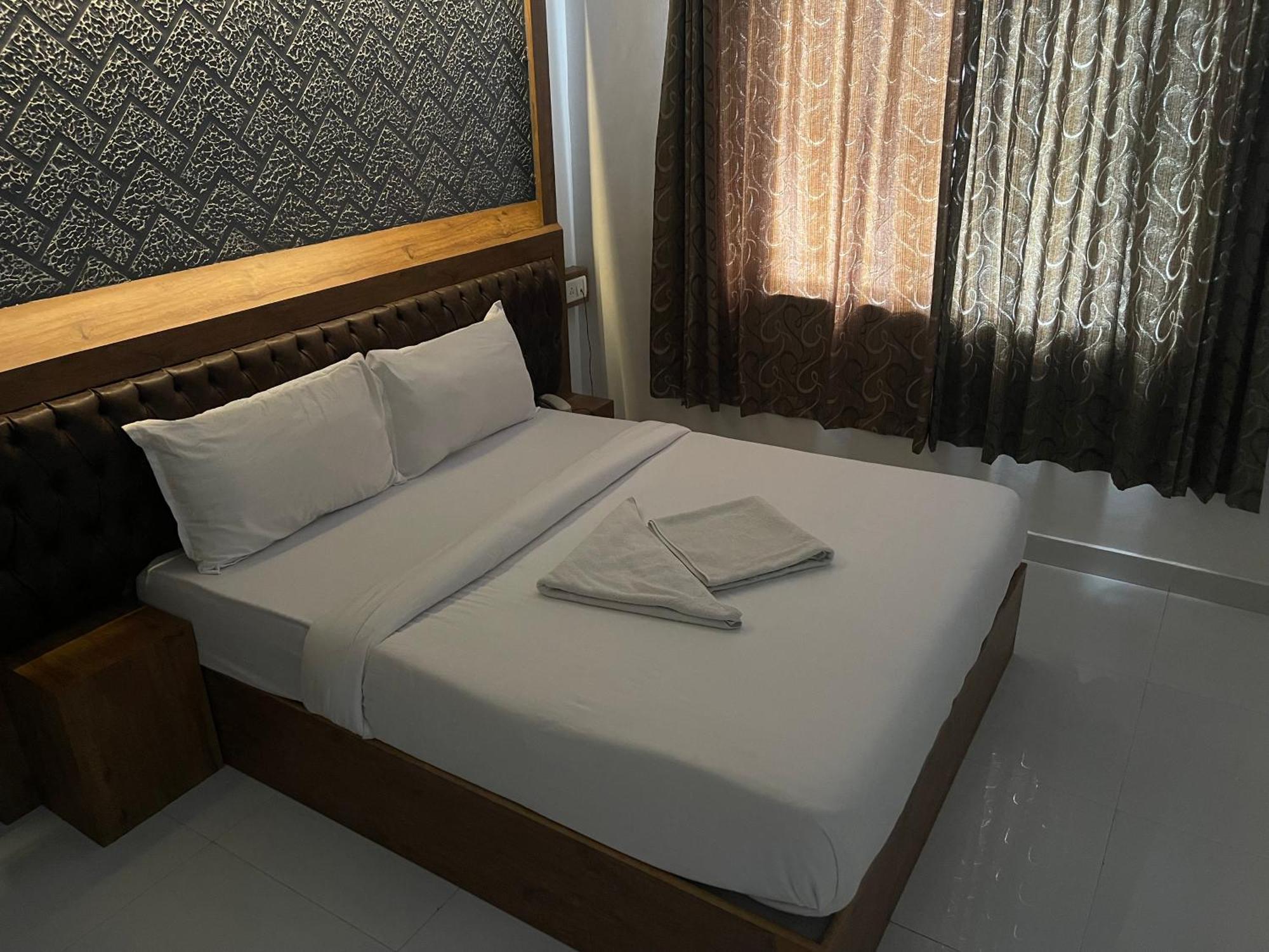 B Six Hotel Бенґалуру Екстер'єр фото