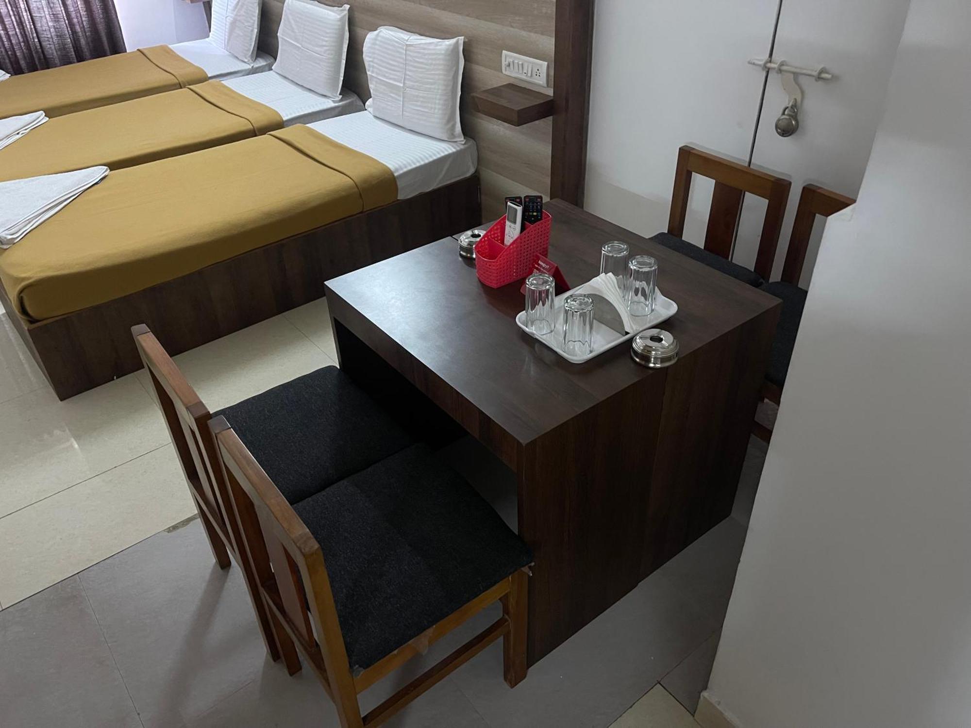 B Six Hotel Бенґалуру Екстер'єр фото
